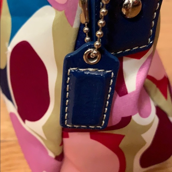 Coach purse - Picture 4 of 5